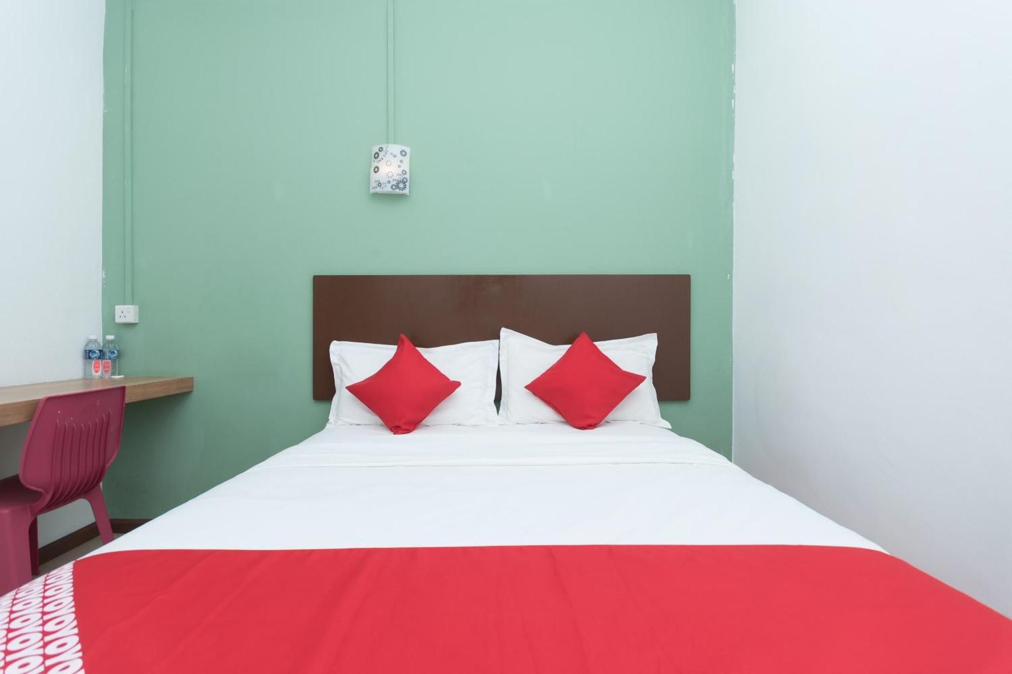 Super Oyo 218 Storytel Hotel Kota Kinabalu Bagian luar foto