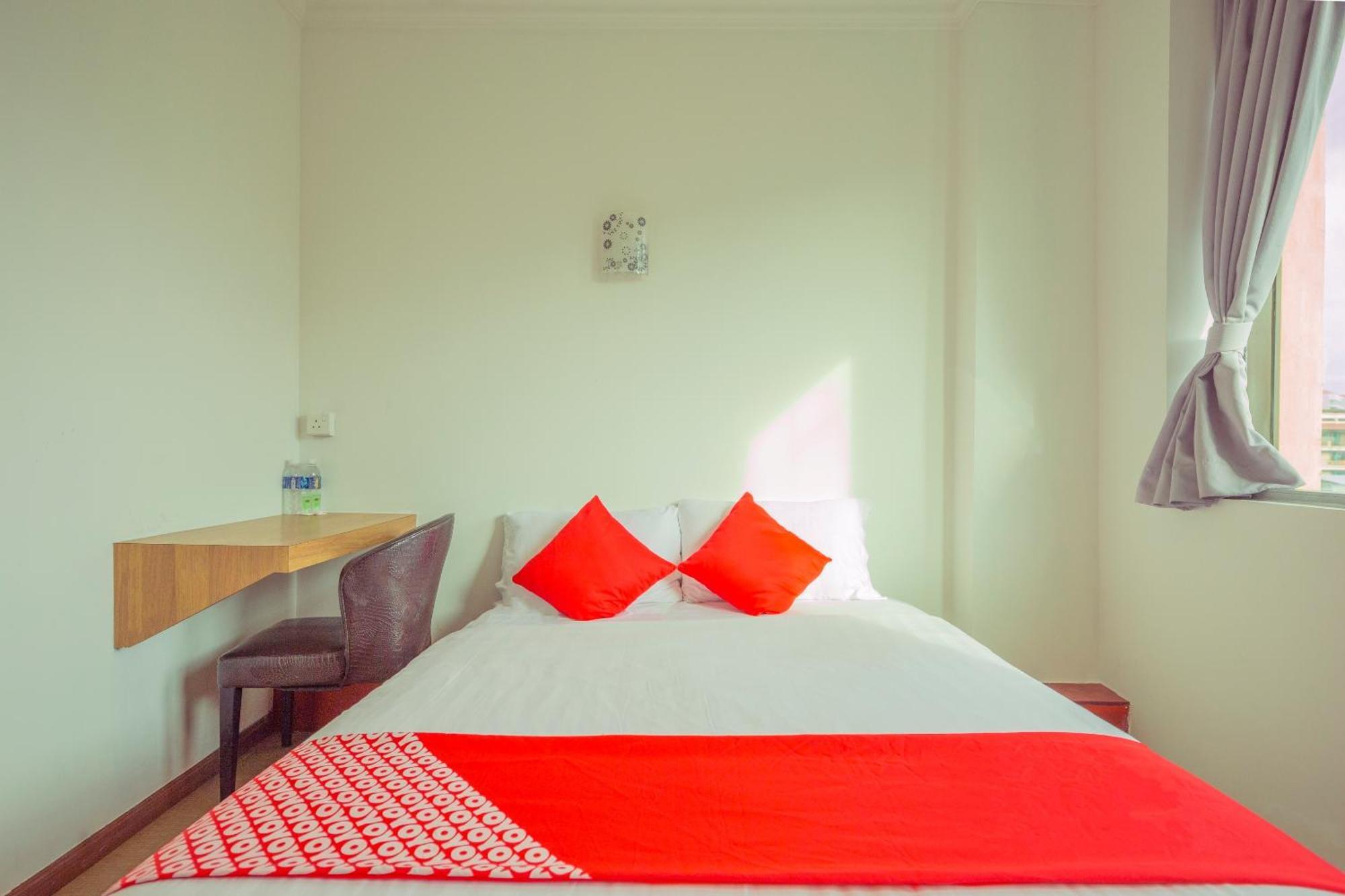 Super Oyo 218 Storytel Hotel Kota Kinabalu Bagian luar foto