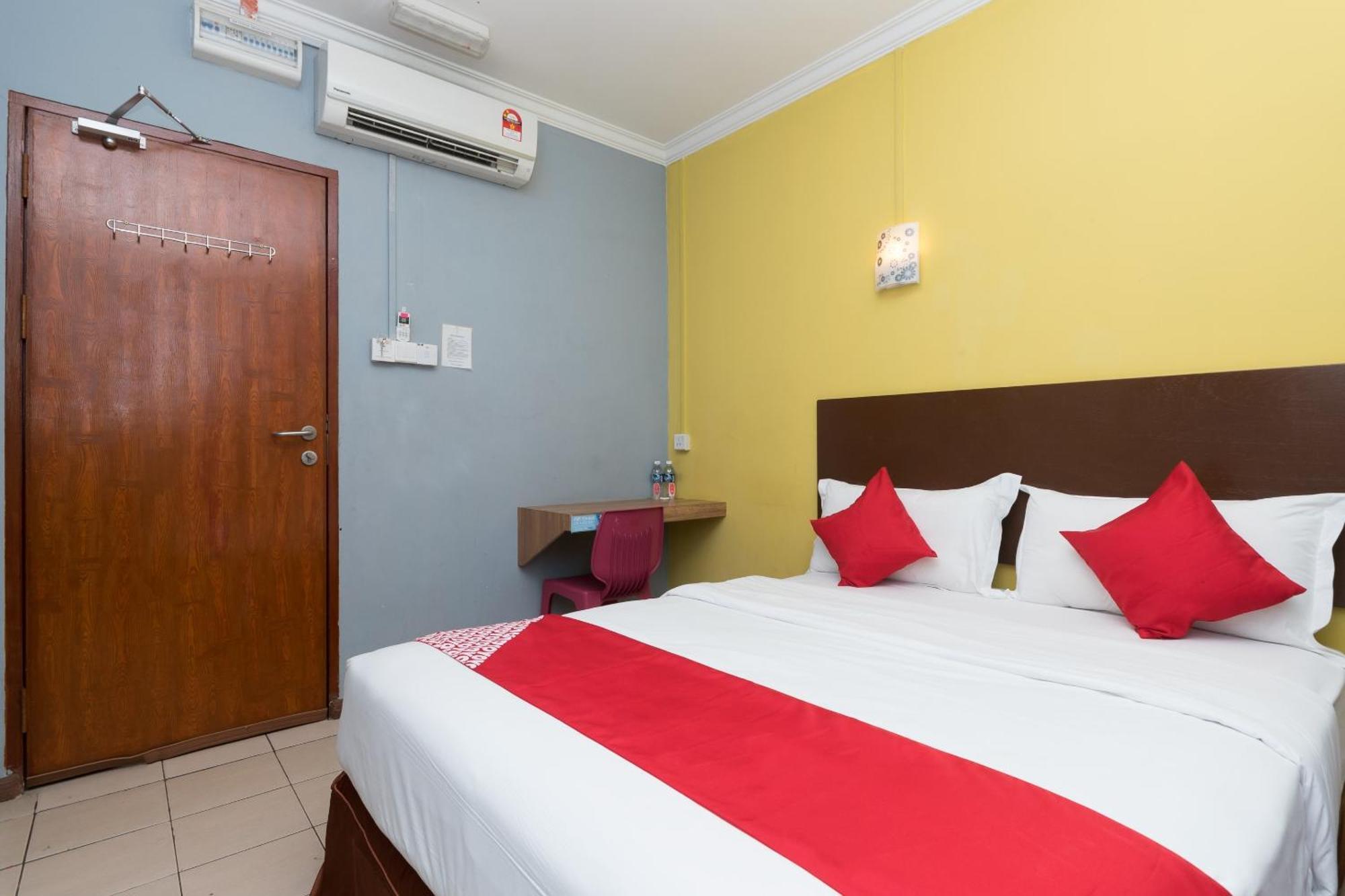 Super Oyo 218 Storytel Hotel Kota Kinabalu Bagian luar foto