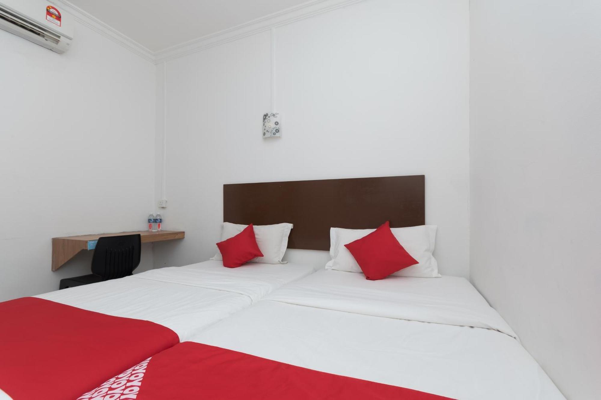 Super Oyo 218 Storytel Hotel Kota Kinabalu Bagian luar foto