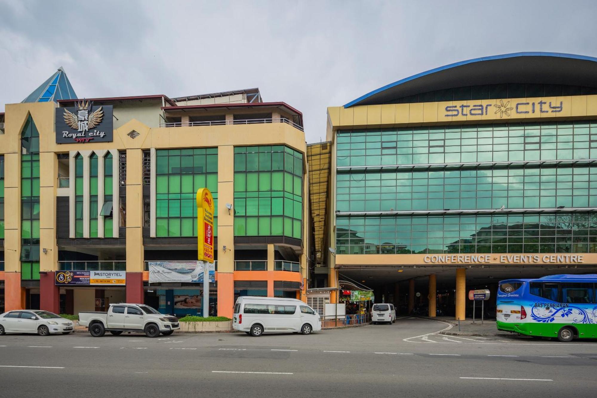 Super Oyo 218 Storytel Hotel Kota Kinabalu Bagian luar foto