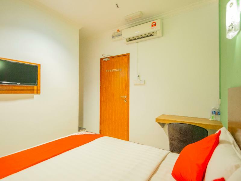Super Oyo 218 Storytel Hotel Kota Kinabalu Bagian luar foto