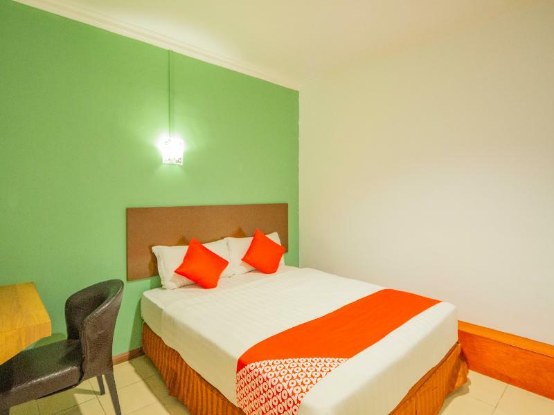 Super Oyo 218 Storytel Hotel Kota Kinabalu Bagian luar foto